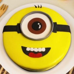 Cutest Minion Fondant Cake